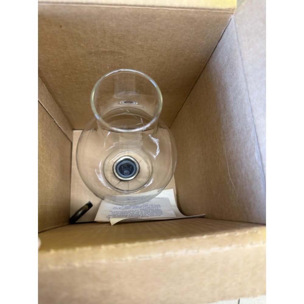 Princess House Hurricane Brass and Heritage Etched Glass 2-piece Lamp #322 w/box - Picture 9 of 11